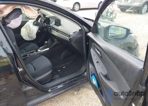 2019 Toyota Yaris Le z USA, uszkodzony, nr VIN 3MYDLBYV7KY509050